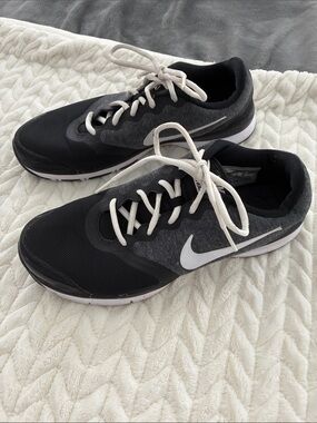 Nike Black and Gray Athletic Trainers with White Swoosh 8.5